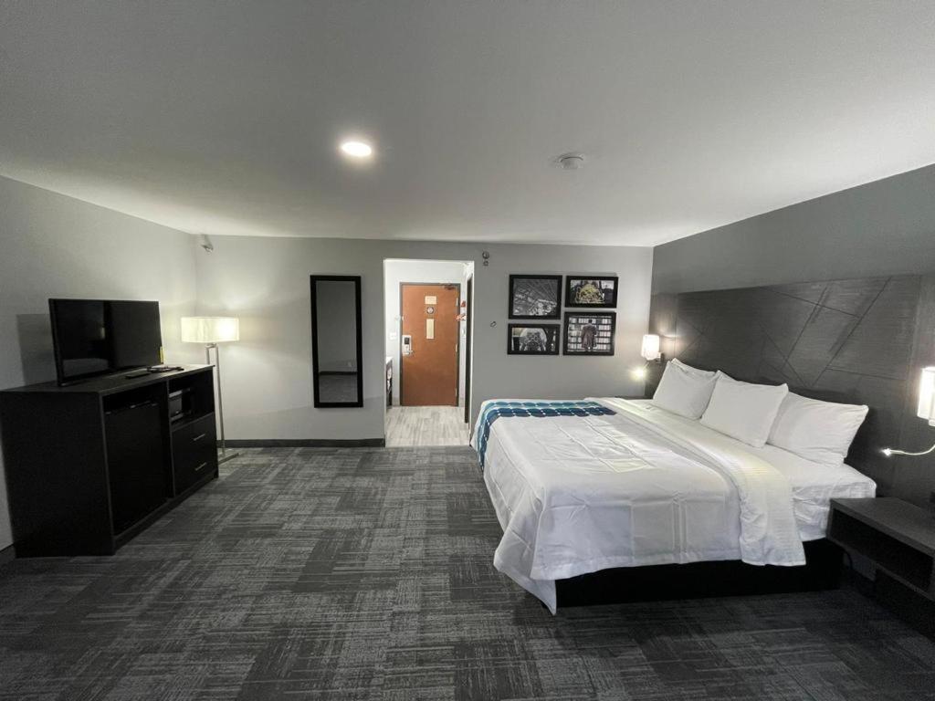 La Quinta By Wyndham Airport Executive Dr