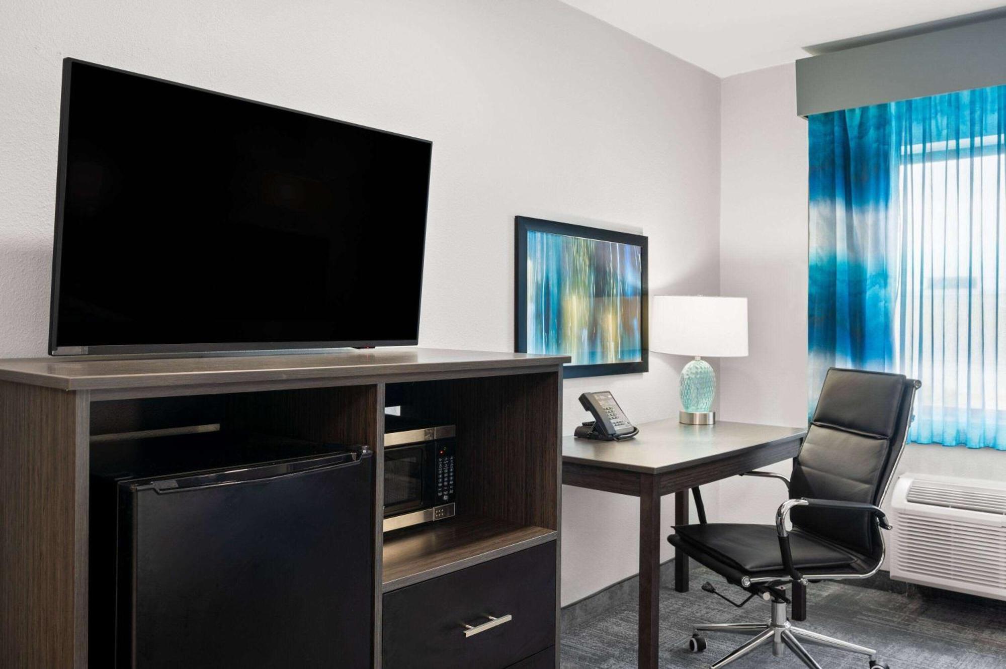 Hotel La Quinta By Wyndham Airport Executive Dr 3*