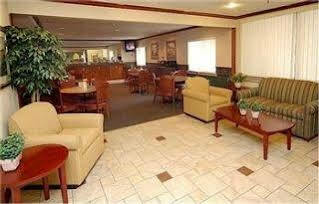 La Quinta By Wyndham Airport Executive Dr Hotel 3*
