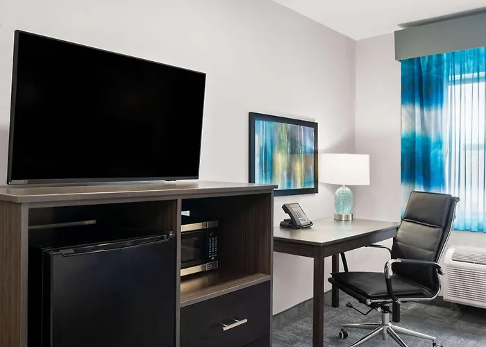 La Quinta Inn By Wyndham Indianapolis Airport Executive Dr