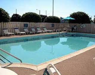 La Quinta By Wyndham Airport Executive Dr Hotel 3*