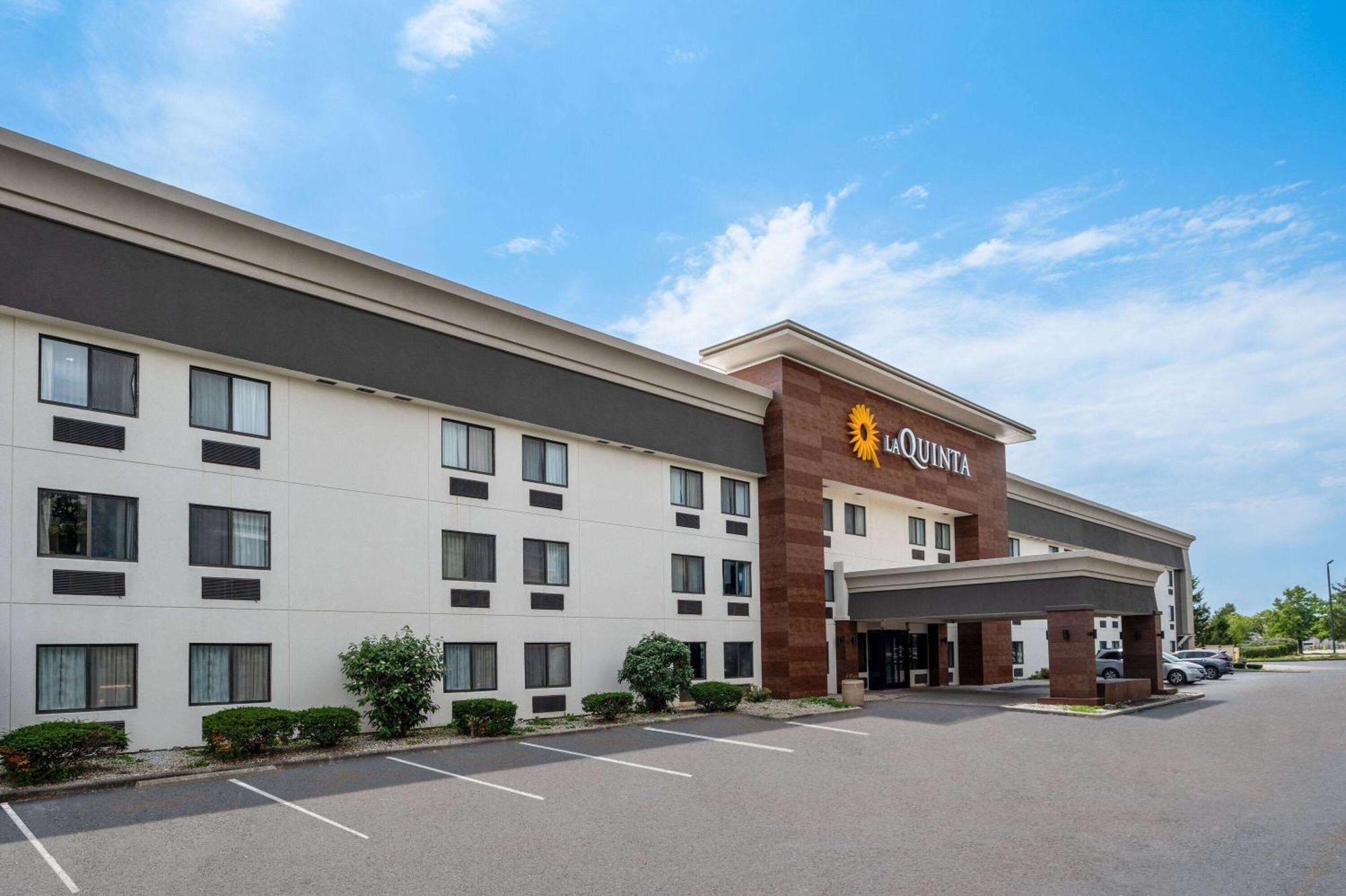 La Quinta By Wyndham Airport Executive Dr Hotel