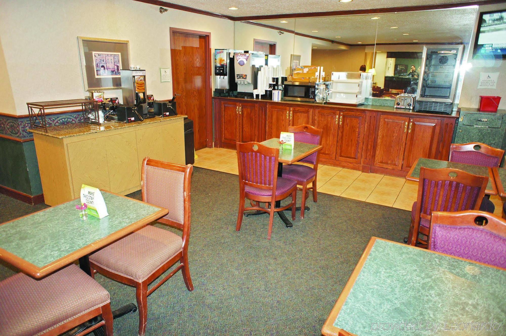 Hotel La Quinta By Wyndham Airport Executive Dr 3*