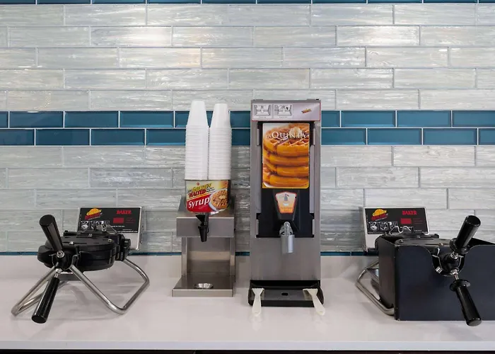La Quinta Inn By Wyndham Indianapolis Airport Executive Dr