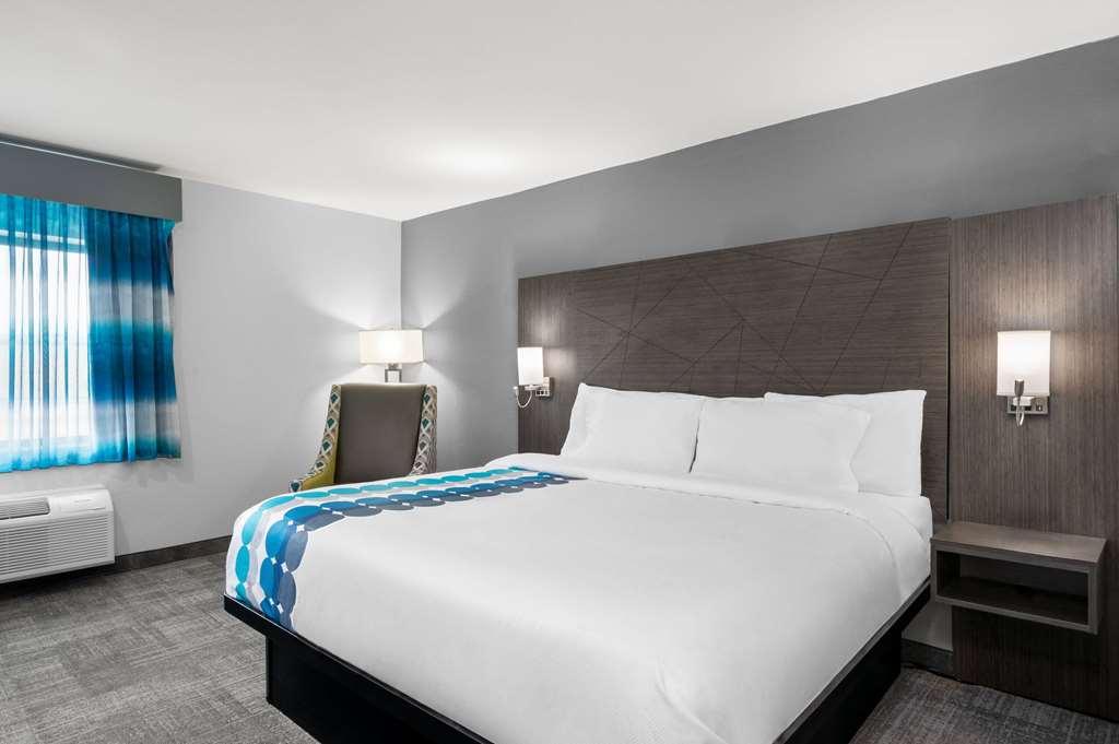 La Quinta By Wyndham Airport Executive Dr